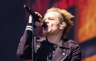 Sum 41’s Deryck Whibley celebrates 10 years of sobriety: “I was determined to not let the story end there” - www.nme.com
