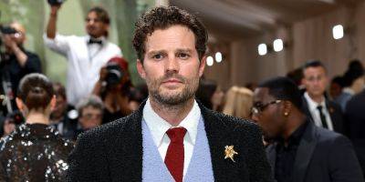 Jamie Dornan Puts a Fresh Spin on a Classic Suit for His Met Gala Debut! - www.justjared.com - New York