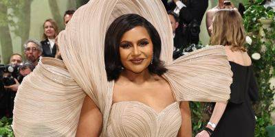 Mindy Kaling's Met Gala 2024 Look Has an Intricate Design, Both Front & Back! - www.justjared.com - New York