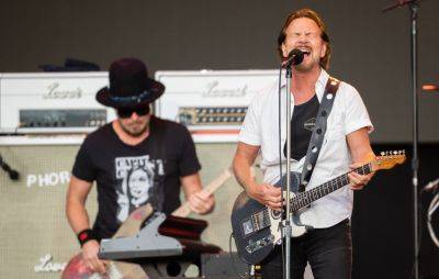 Pearl Jam’s Eddie Vedder and Jeff Ament praise “incredibly prolific” Taylor Swift - www.nme.com
