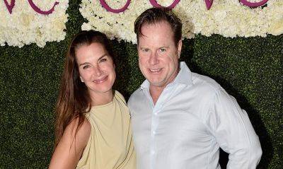 Who Is Brooke Shields' Husband? Learn About Chris Henchy & Their 25-Year Relationship - www.justjared.com - USA - city Spin