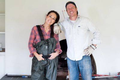 Chip and Joanna Gaines on ‘Fixer Upper’ 10-Year Anniversary Special ‘The Lakehouse’ and Weirdest Things They’ve Found While House Flipping - variety.com - Spain - Texas - Lake