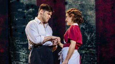 Jeremy Jordan's 'Bonnie & Clyde' Musical Is Heading to Streaming - Watch the Act One Finale Number! (Exclusive Video) - www.justjared.com - France - Jordan - county Lane - county Barrow