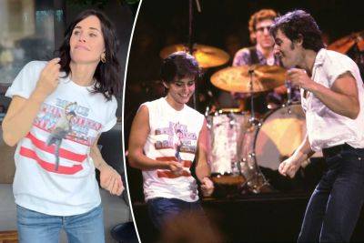 Courteney Cox re-creates dance from Bruce Springsteen’s ‘Dancing in the Dark’ 1984 music video: ‘You win’ - nypost.com - Minnesota - USA