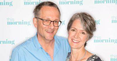Dr Michael Mosley seen in heartbreaking new CCTV footage just two hours before his death - www.ok.co.uk - Greece