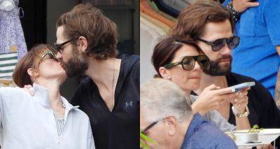 Jared Padalecki & Wife Genevieve Share Sweet Kiss on Family Vacation in Italy - www.justjared.com - Italy - city Venice