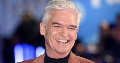Phillip Schofield sparks horror with filth-covered dressing gown as he returns to Instagram - www.ok.co.uk