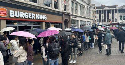 Huge queues line up outside new Manchester city centre tea spot - www.manchestereveningnews.co.uk - Manchester