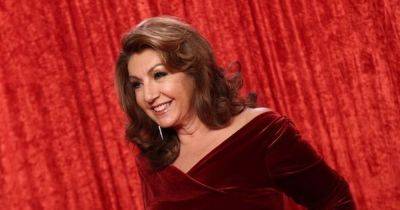 Jane McDonald’s impressive 15kg weight loss thanks to giving up one food type - www.manchestereveningnews.co.uk