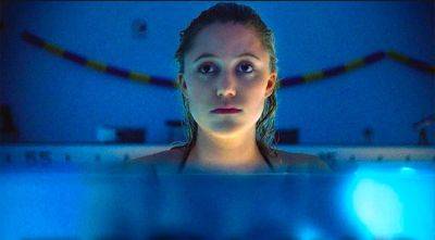‘They Follow’: Maika Monroe Calls ‘It Follows’ Sequel “Bigger And Darker And More F*cked Up” - theplaylist.net