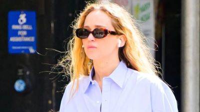 Jennifer Lawrence's Latest 90s Look Is Giving Us Practical Magic - www.glamour.com - county Lawrence