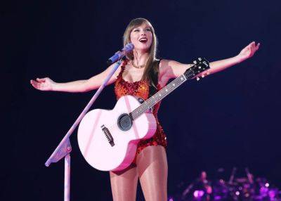 All the Surprise Songs Taylor Swift Has Played On The Eras Tour So Far - deadline.com - Britain - USA - Japan - state Nevada - Arizona - Kansas City