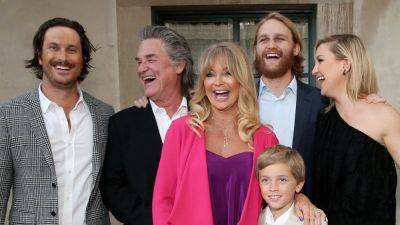 Goldie Hawn Wants To Make A Movie With Her Famous Family: “It Would Be So Fun & So Crazy” - deadline.com - city Santa Claus - county Oliver - county Russell - county Hudson