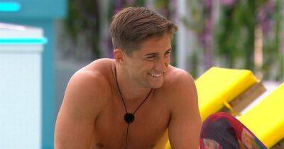 Love Island viewers are 'sick' of Sean Stone's 'sweet' habit and 'beg' him to stop - www.ok.co.uk