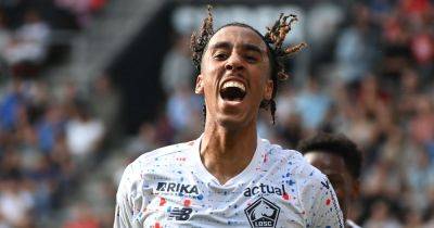 Branthwiate, Yoro and Zirkzee - Manchester United transfer state of play as window hots up - www.manchestereveningnews.co.uk - Manchester - Netherlands