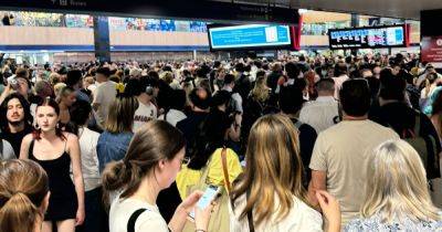 Chaos at Euston with passengers trapped on trains with 'broken air conditioning' and signal failure - www.manchestereveningnews.co.uk - Manchester - Birmingham - county Midland