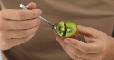 'You're eating kiwi wrong - never throw skin away or you'll regret it' - www.dailyrecord.co.uk