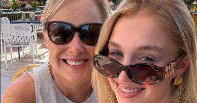 Coronation Street's Sally Dynevor stuns fans as they say she and daughter 'look like sisters' - www.manchestereveningnews.co.uk - Britain - Spain