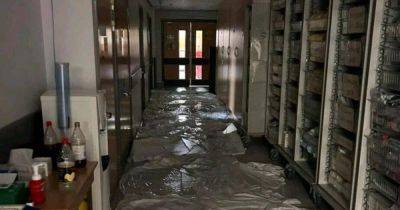 Collapsing ceilings, loose wires and flooded corridors - the pictures of Stepping Hill hospital that everyone should see - www.manchestereveningnews.co.uk