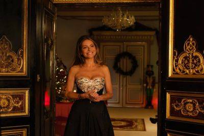 First Look At Maria Menounos In Rom-Com ‘Christmas at Plumhill Manor’ As Production Wraps In UK - deadline.com - Britain - New York