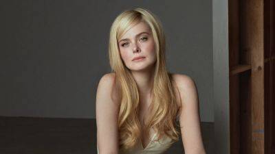 Elle Fanning in Talks to Star in ‘Badlands,’ Standalone ‘Predator’ Movie from Director Dan Trachtenberg and 20th Century - variety.com - Russia - county Aurora