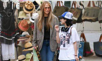 Jennifer Lopez and her daughter were spotted shopping at a flea market after tour cancellation - us.hola.com