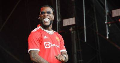 What time is Burna Boy playing Glastonbury Pyramid Stage tonight? Set time, expected set list and clashes - www.manchestereveningnews.co.uk - Britain - Nigeria