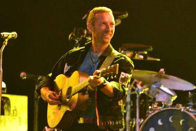 Michael J. Fox Joins Coldplay On Stage At Glastonbury Festival - deadline.com