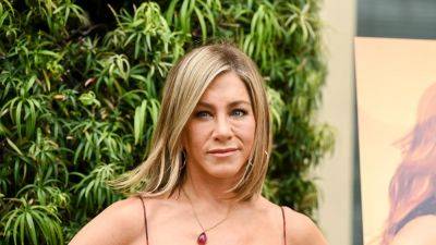 Jennifer Aniston Wore a Surprisingly Affordable Dress From It Girl–Favorite Brand - www.glamour.com
