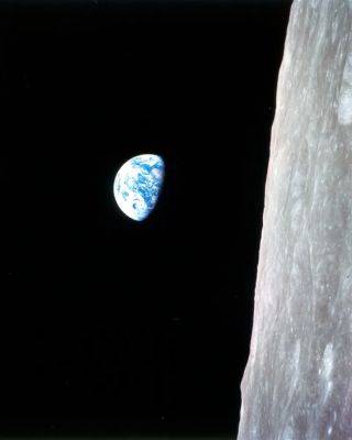 Bill Anders Dies: NASA Apollo 8 Astronaut Took Famous ‘Earthrise’ Shot While Orbiting Moon - deadline.com - state Washington - county Hand