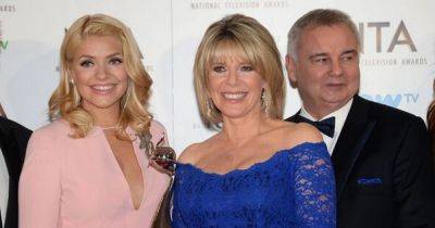 Holly Willoughby 'wants to reach out' to Ruth Langsford amid Eamonn Holmes divorce - www.ok.co.uk - Britain - Costa Rica